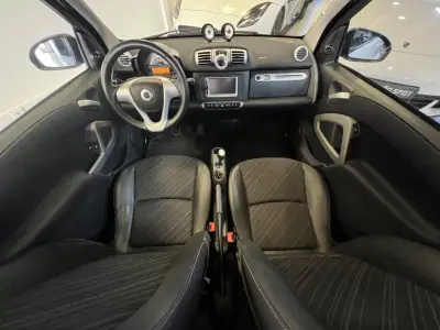 Smart ForTwo Coupé 2013 - 7990 EUR, 165000 km - AUTO.MOTO.pt - 165000km - foto 14 de 47