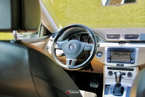Volkswagen Passat CC 2012 - 16700 EUR, 140000 km - AUTO.MOTO.pt - 140000km - foto 20 de 40