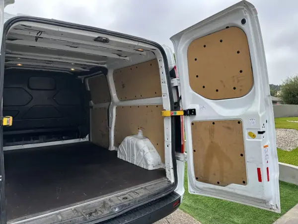 Ford Transit 2020 - 16900 EUR, 200000 km - AUTO.MOTO.pt - 200000km - foto 16 de 37