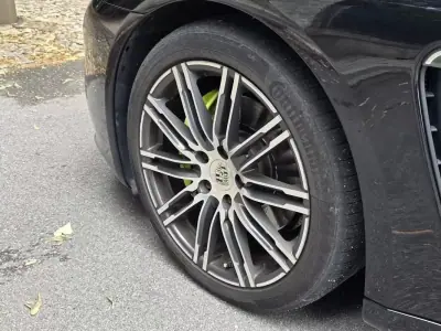 Porsche Panamera 2015 - 38499 EUR, 165000 km - AUTO.MOTO.pt - 165000km - foto 15 de 39