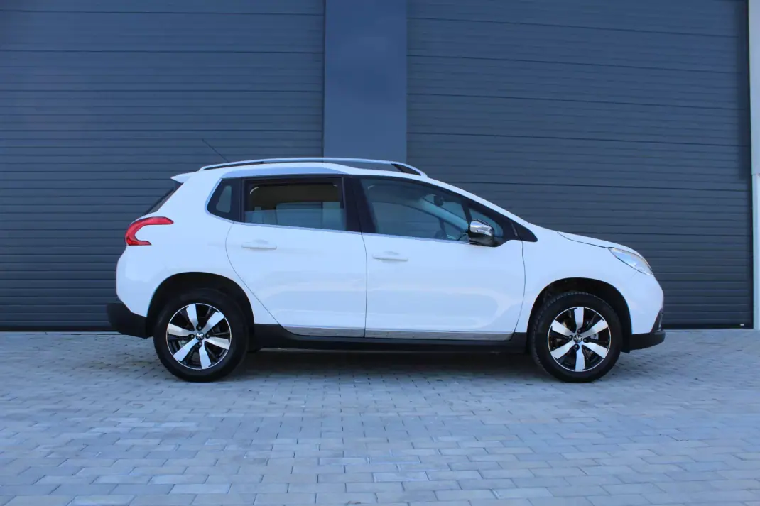 Peugeot 2008 2015 - 10500 EUR, 148600 km - AUTO.MOTO.pt - 148600km - foto 6 de 19