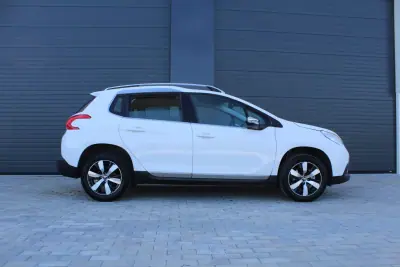 Peugeot 2008 2015 - 10500 EUR, 148600 km - AUTO.MOTO.pt - 148600km - foto 6 de 19