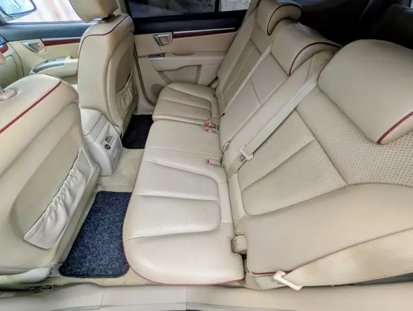 Hyundai Santa Fe 2007 - 5900 EUR, 298896 km - AUTO.MOTO.pt - 298896km - foto 14 de 23