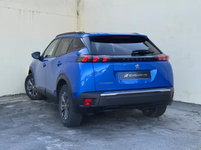 Peugeot e-2008 2022 - 16990 EUR, 109000 km - AUTO.MOTO.pt - 109000km - foto 7 de 12