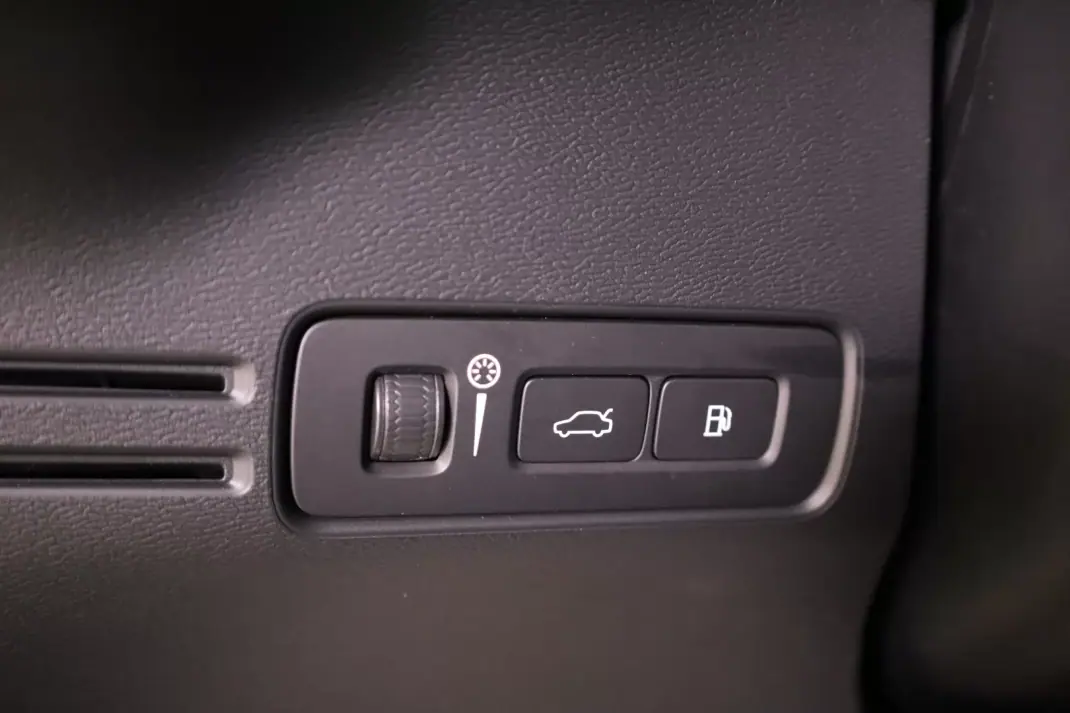 Volvo XC 40 2022 - 28990 EUR, 98750 km - AUTO.MOTO.pt - 98750km - foto 46 de 51