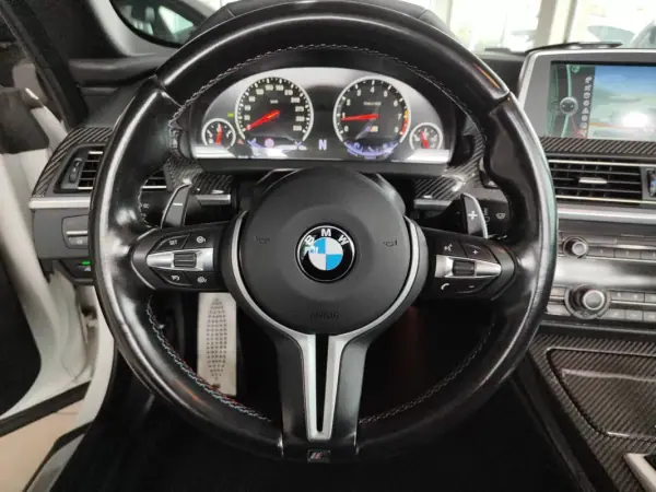 BMW M6 2012 - 63500 EUR, 155000 km - AUTO.MOTO.pt - 155000km - foto 29 de 49