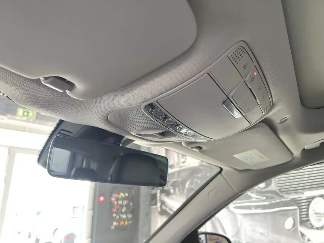 Mercedes-Benz GLC 300 2020 - 39800 EUR, 72985 km - 72985km - foto 23 de 25