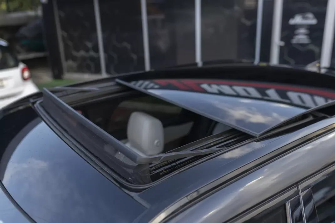 Land Rover Range Rover Velar 2017 - 39900 EUR, 175180 km - AUTO.MOTO.pt - 175180km - foto 26 de 36