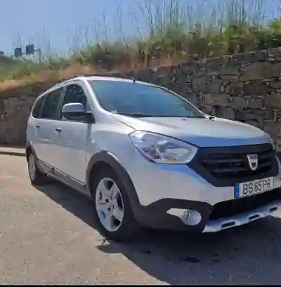 Dacia Lodgy 2017 - 10000 EUR, 44500 km - AUTO.MOTO.pt - 44500km - foto 1 de 18
