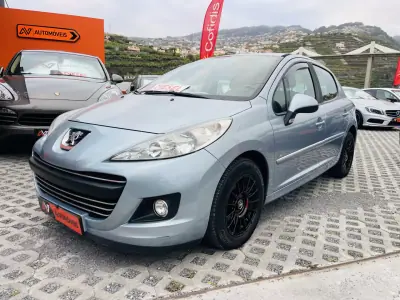 Peugeot 207 2010 - 6500 EUR, 234241 km - AUTO.MOTO.pt - 234241km - foto 3 de 12