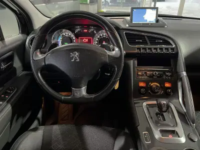 Peugeot 3008 2014 - 9800 EUR, 205634 km - AUTO.MOTO.pt - 205634km - foto 9 de 21