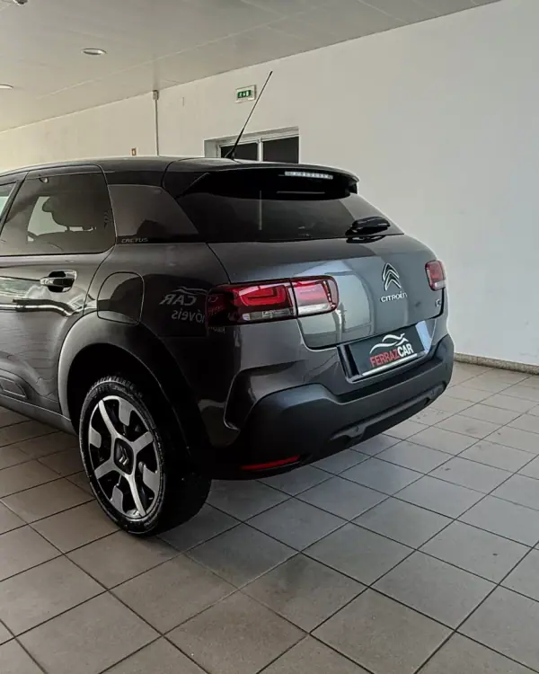 Citroën C4 Cactus 2018 - 10500 EUR, 176060 km - AUTO.MOTO.pt - 176060km - foto 4 de 15