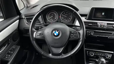 BMW 216 Active Tourer 2017 - 17999 EUR, 112071 km - AUTO.MOTO.pt - 112071km - foto 9 de 45