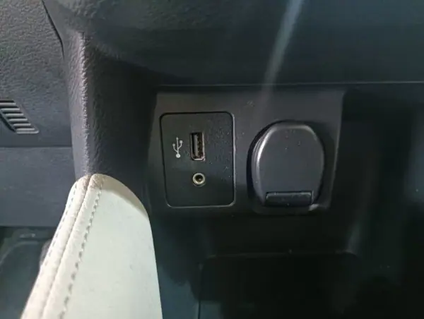 Nissan Micra 2018 - 14700 EUR, 111000 km - AUTO.MOTO.pt - 111000km - foto 15 de 16