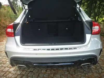 Mercedes-Benz GLA 180 2015 - 15250 EUR, 190000 km - AUTO.MOTO.pt - 190000km - foto 17 de 26