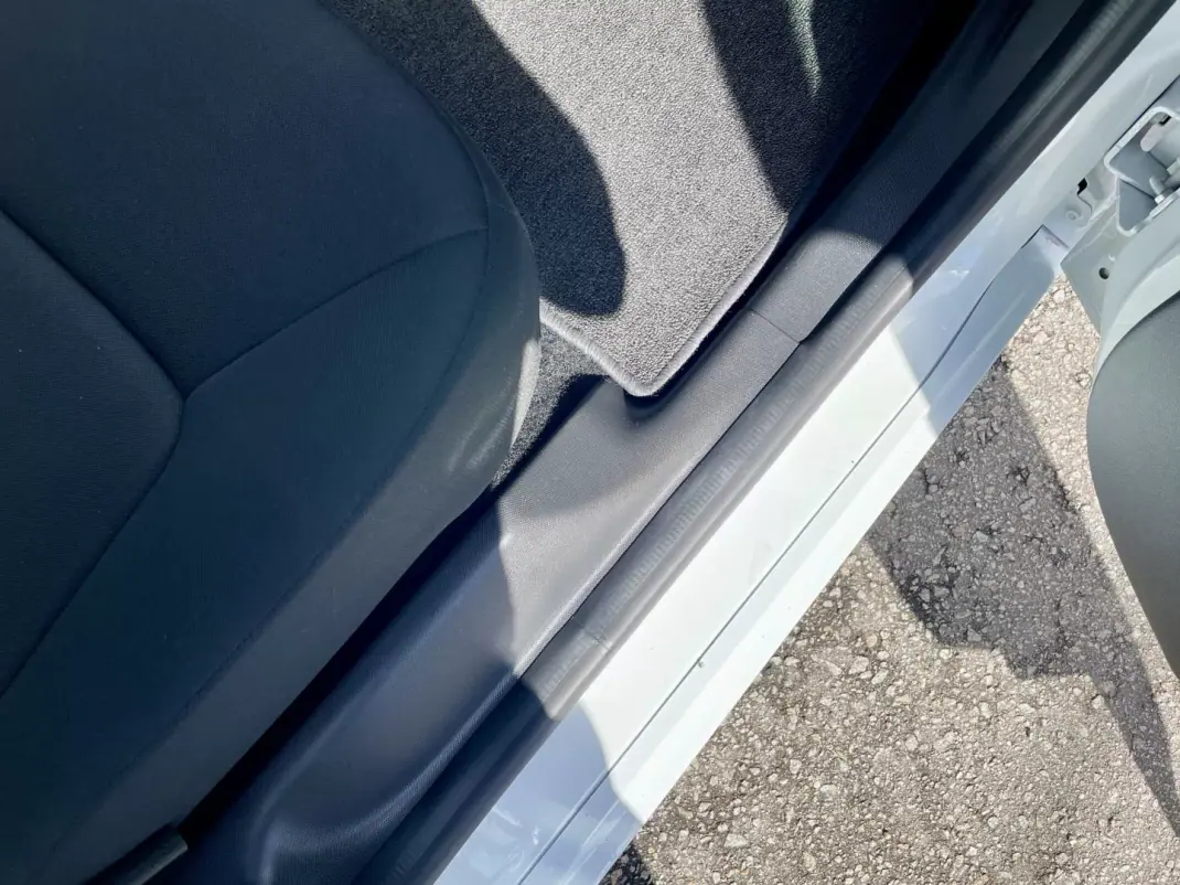 Renault Zoe 2019 - 12750 EUR, 46662 km - AUTO.MOTO.pt - 46662km - foto 31 de 32
