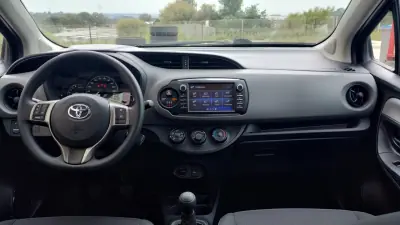 Toyota Yaris 2018 - 12500 EUR, 68000 km - AUTO.MOTO.pt - 68000km - foto 19 de 24