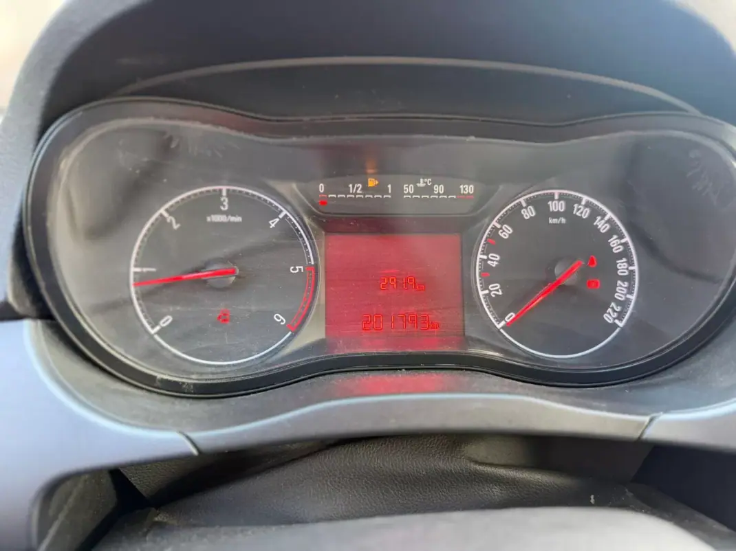 Opel CORSA VAN 1.3 CDTI 2019 - 8750 EUR, 201501 km - AUTO.MOTO.pt - 201501km - foto 3 de 10
