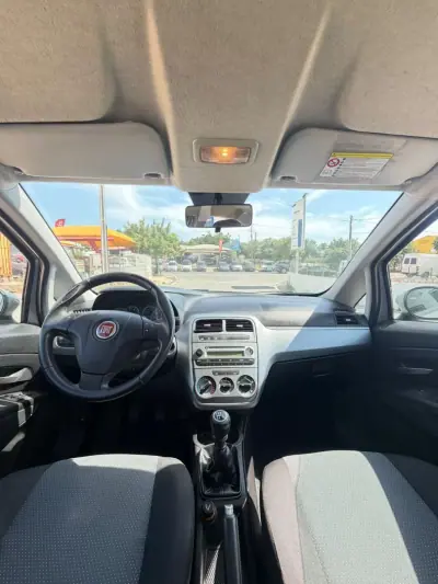 Fiat Punto 2009 - 5900 EUR, 59120 km - AUTO.MOTO.pt - 59120km - foto 7 de 9