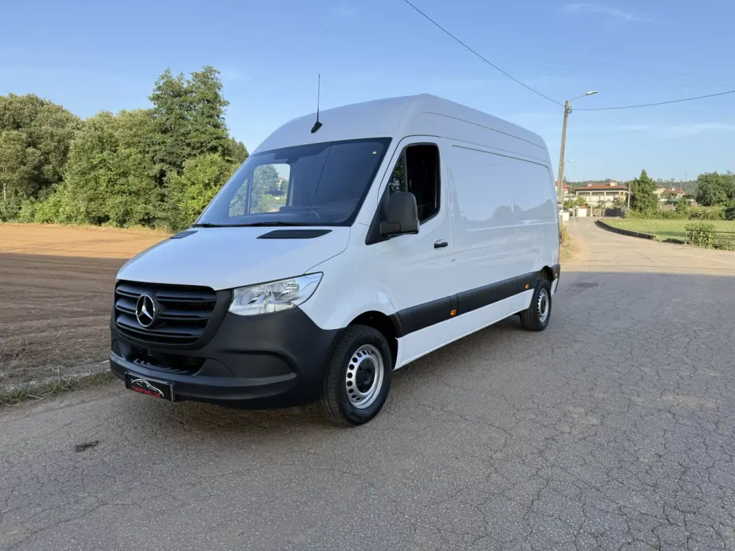 Mercedes-Benz 2022 - 24379 EUR, 109000 km - AUTO.MOTO.pt - 109000km - foto 1 de 25