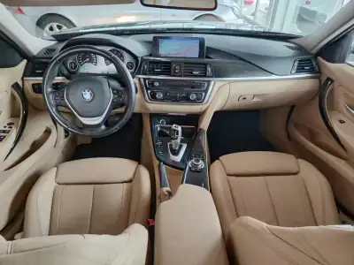 BMW 318 2013 - 14250 EUR, 180000 km - AUTO.MOTO.pt - 180000km - foto 24 de 39