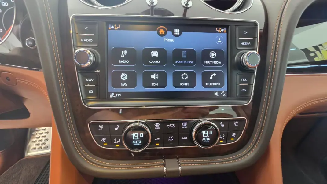 Bentley Bentayga 2020 - 185000 EUR, 62037 km - AUTO.MOTO.pt - 62037km - foto 12 de 31