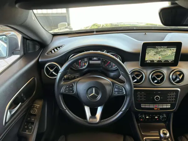 Mercedes-Benz CLA 180 2016 - 17950 EUR, 146271 km - AUTO.MOTO.pt - 146271km - foto 16 de 33