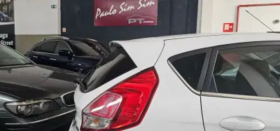 Ford Fiesta 2015 - 6990 EUR, 185000 km - AUTO.MOTO.pt - 185000km - foto 7 de 17