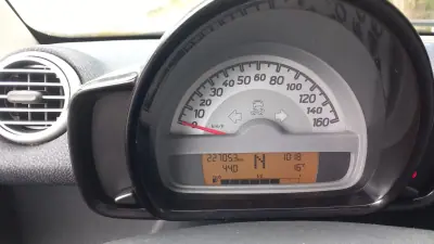 Smart Fortwo Cabrio 2012 - 5900 EUR, 227055 km - AUTO.MOTO.pt - 227055km - foto 3 de 11