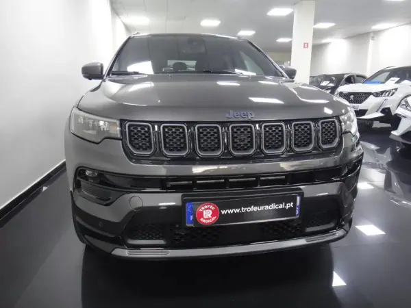 Jeep Compass 2021 - 20900 EUR, 100000 km - AUTO.MOTO.pt - 100000km - foto 2 de 40