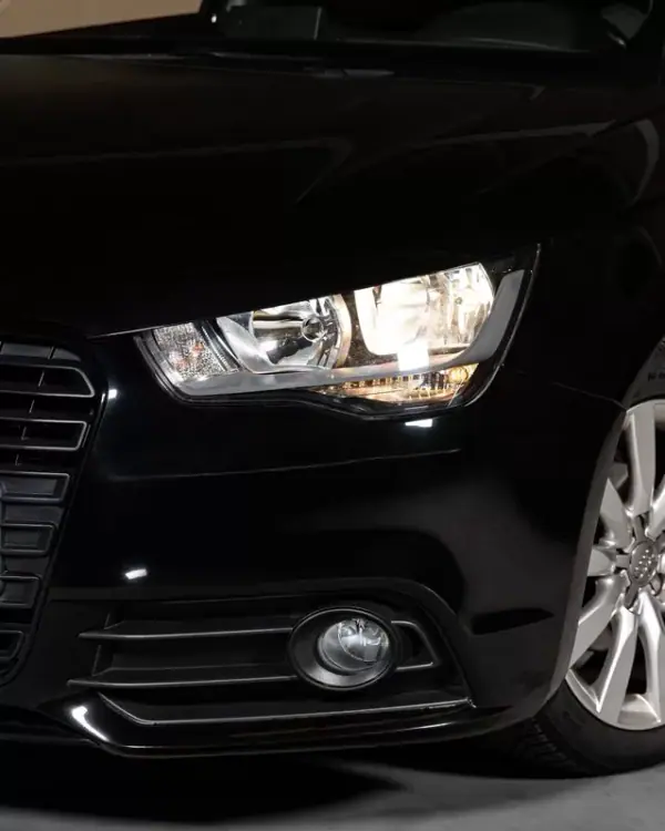 Audi A1 2010 - 8950 EUR, 193000 km - AUTO.MOTO.pt - 193000km - foto 6 de 17