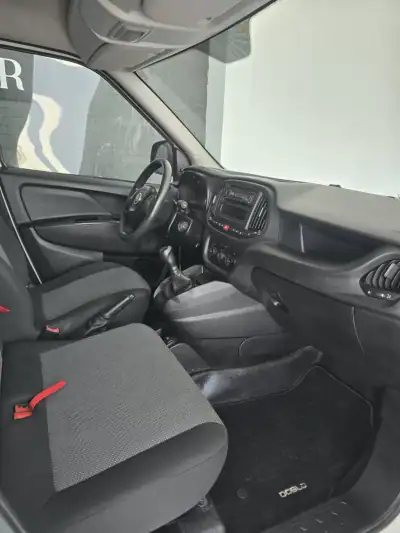 Fiat DOBLO 1.3 M-JET 3 LUG. 2021 - 13500 EUR, 119327 km - AUTO.MOTO.pt - 119327km - foto 5 de 16