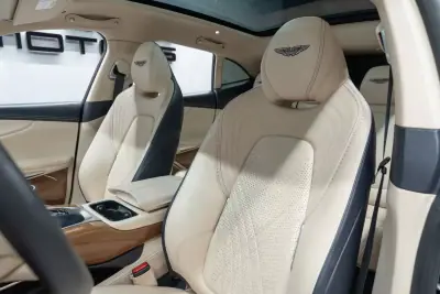 Aston Martin DBX 2020 - 149950 EUR, 55000 km - AUTO.MOTO.pt - 55000km - foto 27 de 53