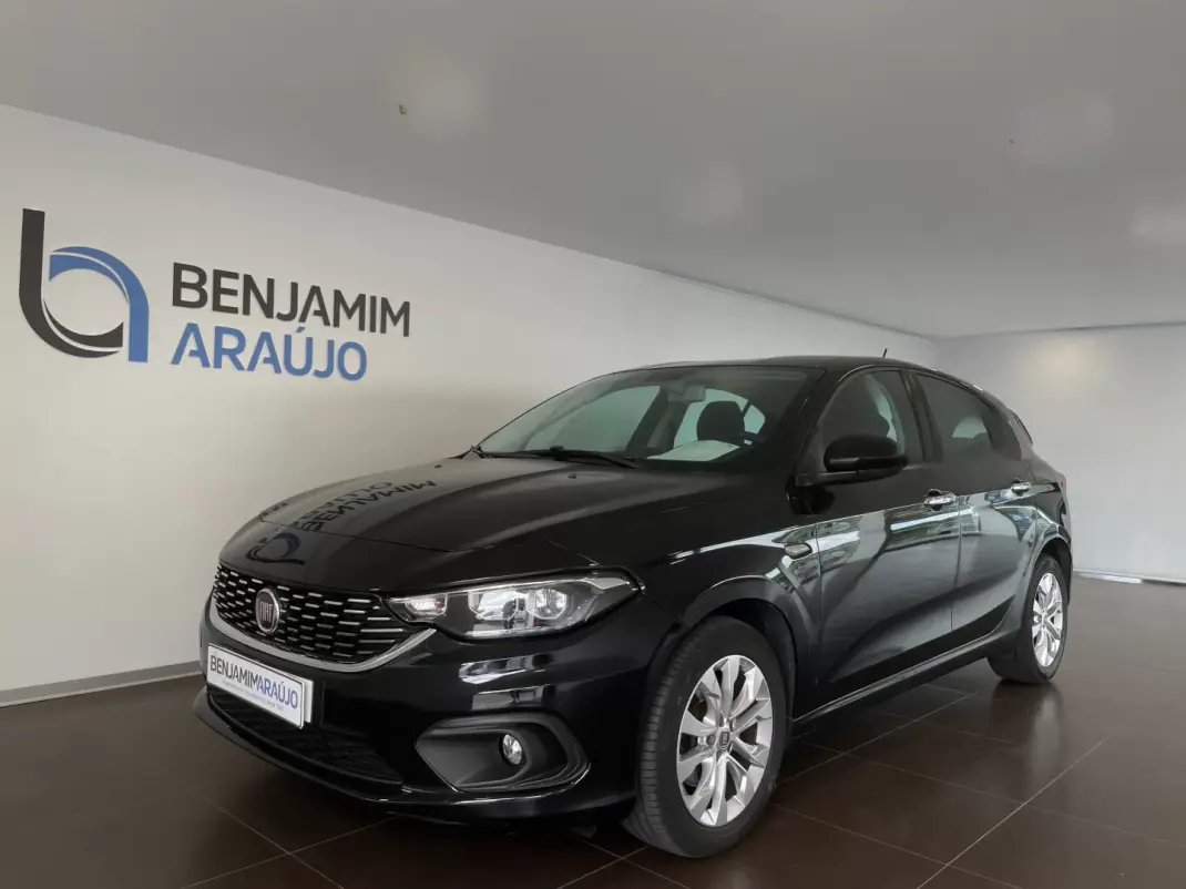 Fiat Tipo 2016 - 9990 EUR, 124618 km - AUTO.MOTO.pt - 124618km - foto 1 de 13