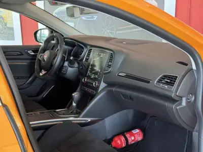 Renault Mégane 2019 - 49990 EUR, 11812 km - AUTO.MOTO.pt - 11812km - foto 17 de 25