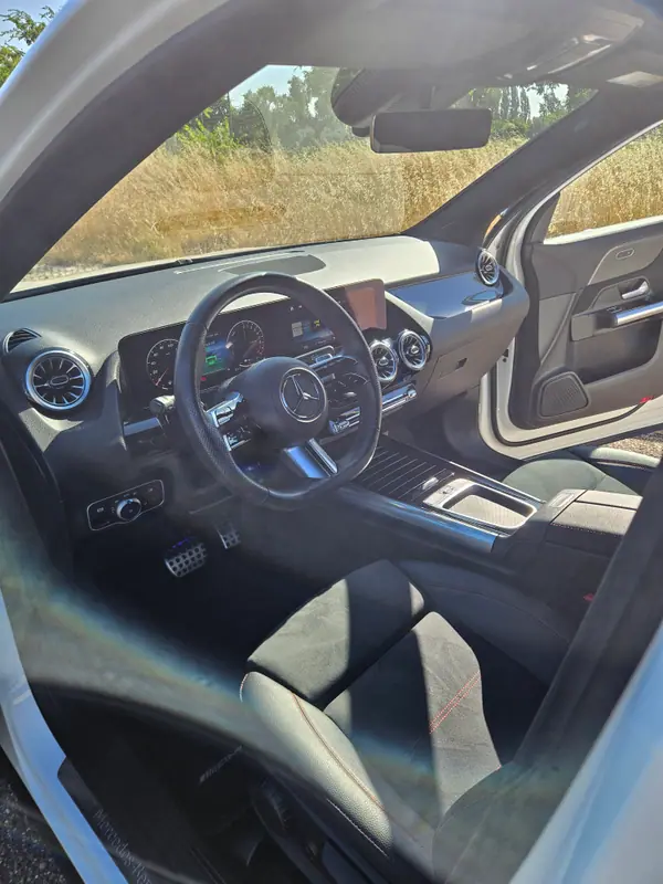Mercedes-Benz GLA 250 2024 - 40000 EUR, 44350 km - AUTO.MOTO.pt - 44350km - foto 6 de 14