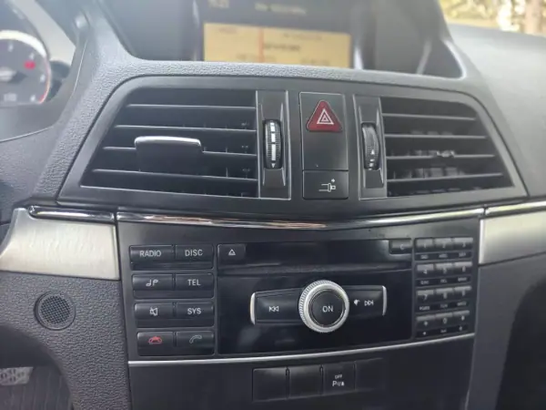 Mercedes-Benz E 220 2010 - 15499 EUR, 202000 km - AUTO.MOTO.pt - 202000km - foto 32 de 35