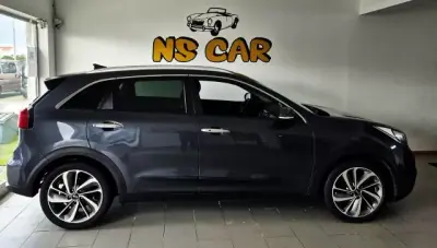 Kia Niro 2017 - 15750 EUR, 75577 km - AUTO.MOTO.pt - 75577km - foto 3 de 10