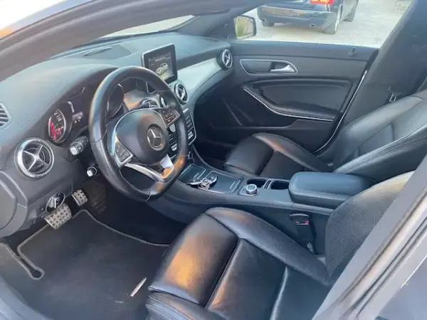 Mercedes-Benz CLA 200 2017 - 22990 EUR, 145650 km - AUTO.MOTO.pt - 145650km - foto 9 de 20