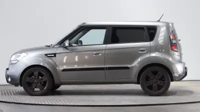 Kia Soul 2009 - 6999 EUR, 160000 km - AUTO.MOTO.pt - 160000km - foto 4 de 17