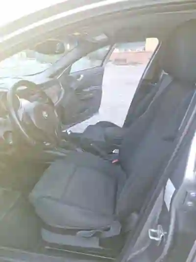 Alfa Romeo Giulietta 2011 - 6990 EUR, 156800 km - AUTO.MOTO.pt - 156800km - foto 9 de 17