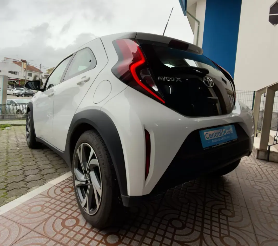 Toyota Aygo X 2022 - 14950 EUR, 10000 km - AUTO.MOTO.pt - 10000km - foto 8 de 25