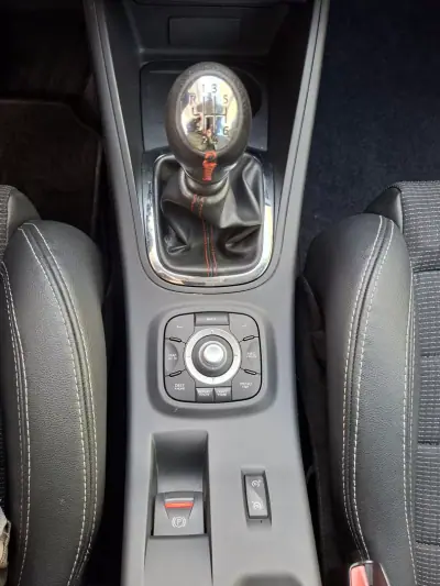 Renault Mégane Sport Tourer 2014 - 11500 EUR, 130900 km - AUTO.MOTO.pt - 130900km - foto 21 de 28