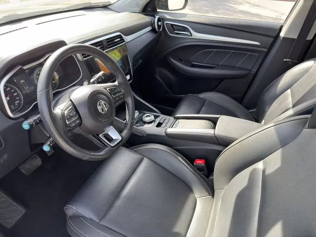 MG ZS 2020 - 16900 EUR, 88892 km - AUTO.MOTO.pt - 88892km - foto 7 de 15