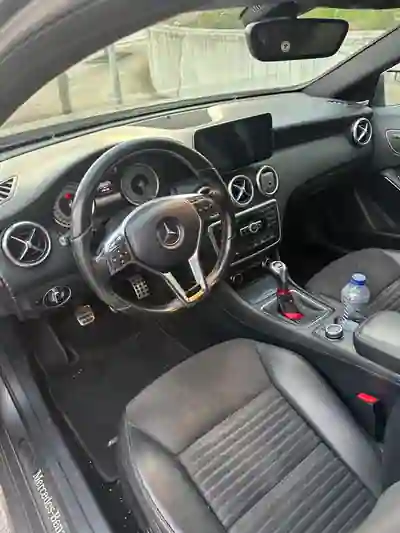 Mercedes-Benz A 180 2015 - 13000 EUR, 230000 km - AUTO.MOTO.pt - 230000km - foto 5 de 7