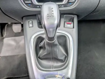 Renault Grand Scénic 2012 - 7250 EUR, 215638 km - AUTO.MOTO.pt - 215638km - foto 19 de 28