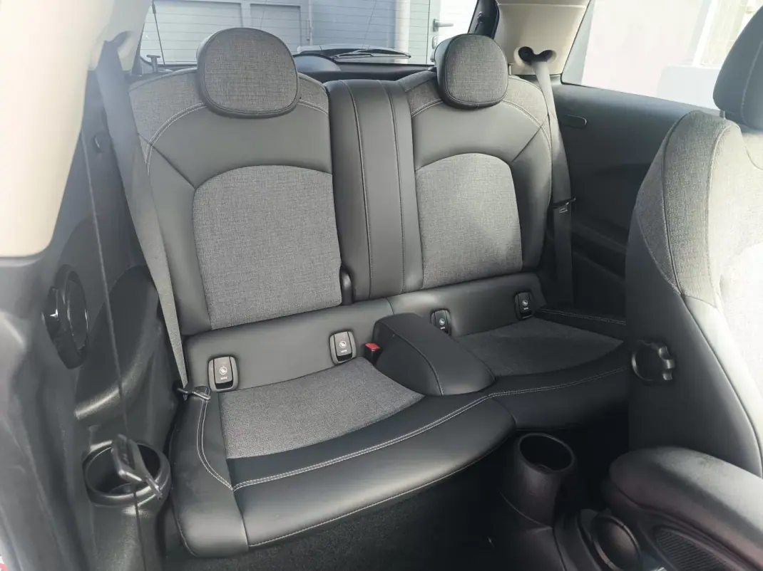 MINI Cooper S 2016 - 16000 EUR, 232000 km - AUTO.MOTO.pt - 232000km - foto 43 de 46