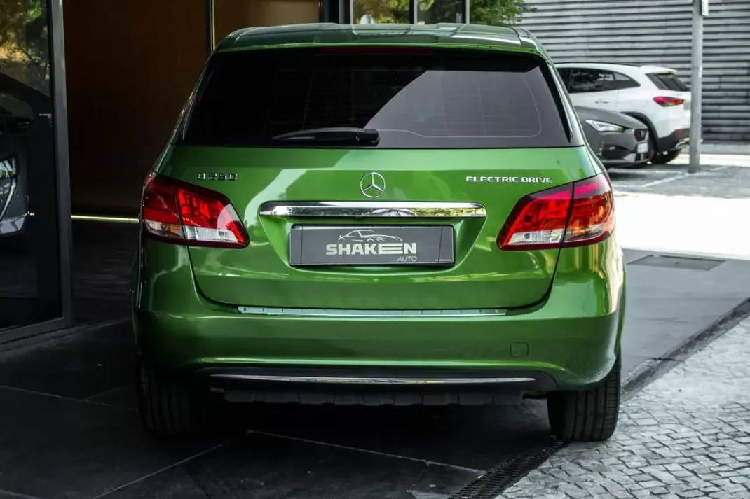 Mercedes-Benz B 250 2017 - 13990 EUR, 85144 km - AUTO.MOTO.pt - 85144km - foto 8 de 44