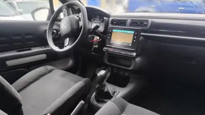 Citroën C3 2018 - 9400 EUR, 102000 km - AUTO.MOTO.pt - 102000km - foto 9 de 14