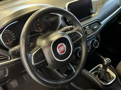 Fiat Tipo Station Wagon 2017 - 9490 EUR, 120000 km - AUTO.MOTO.pt - 120000km - foto 7 de 30